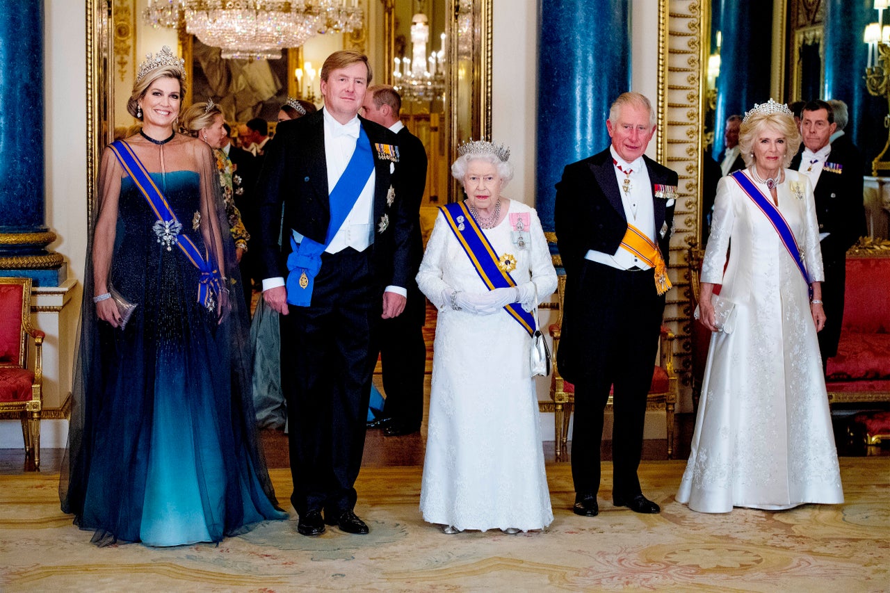 <strong>The Queen, Prince Charles and Camilla with King Willem-Alexander of the Netherlands and Queen Maxima at a state banquet in 2018 </strong>