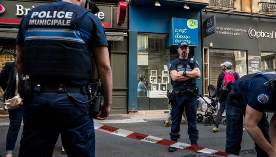 Attentat au colis piégé à Lyon: le suspect mis en examen et