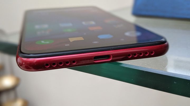The design of the Xiaomi Redmi Note 7S is the same as its previous version, the Redmi Note 7, and unfortunately, it's as much of a fingerprint magnet.