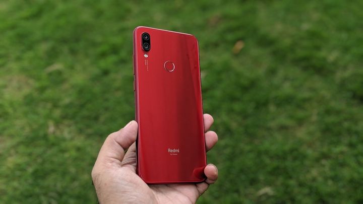 The Ruby Red variant looks amazing, but it's a fingerprint magnet, so a case is recommended.