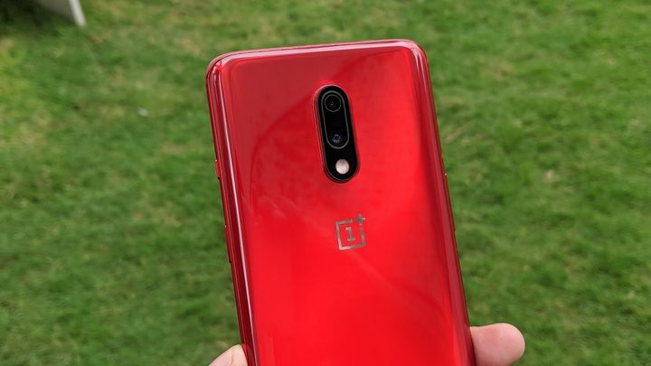 The Red variant of the OnePlus 7 looks great, and it couples extremely polished software with great battery life.