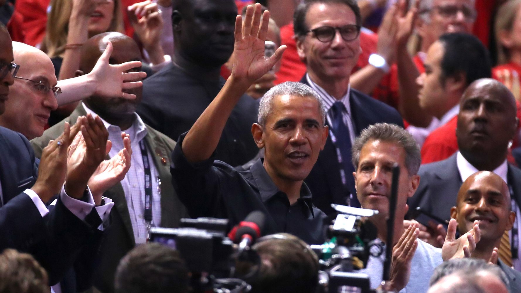 Barack Obama Got A Standing Ovation From Raptors Fans At Game 2 Of The ...