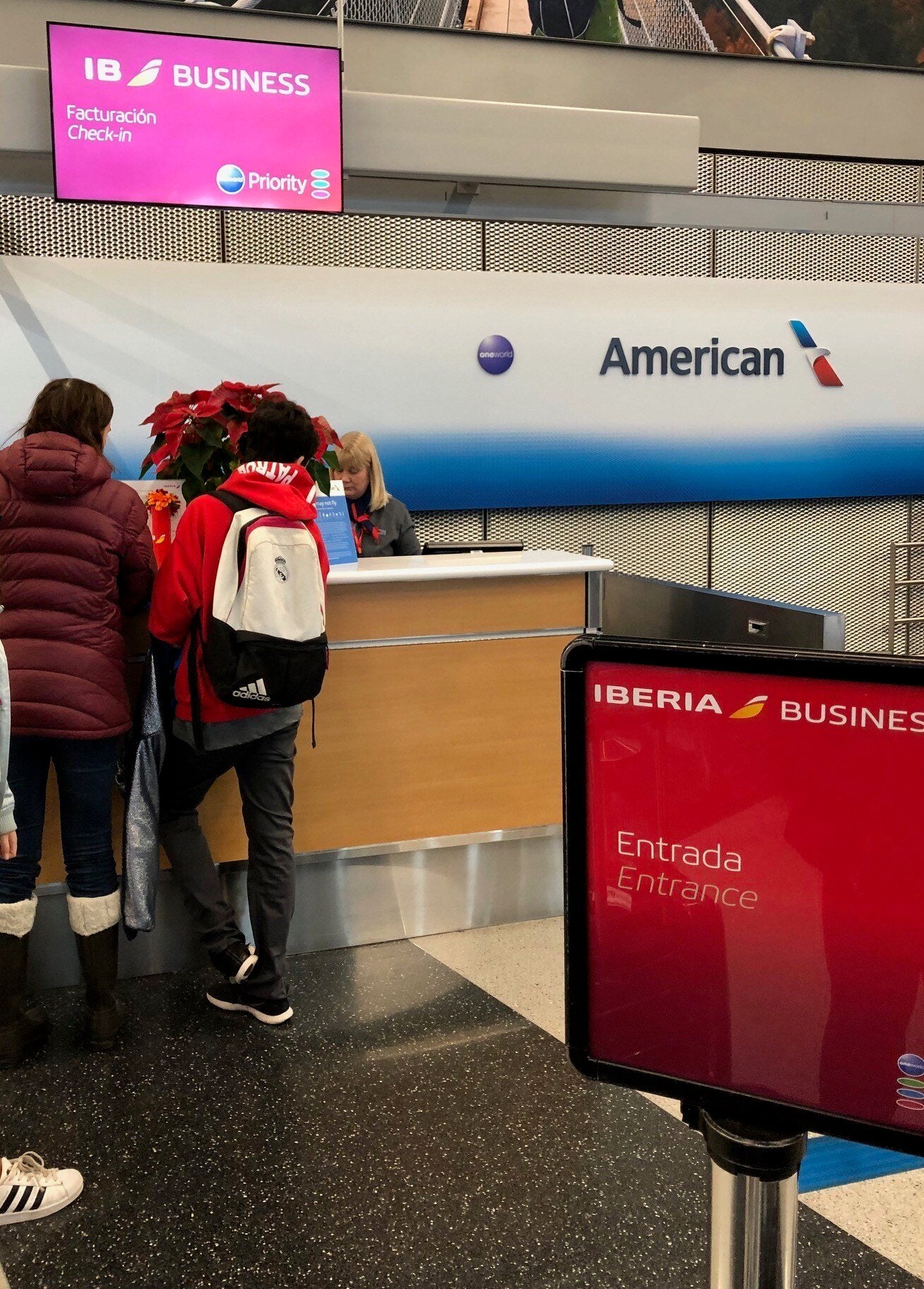 伊比利航空 Check-In 櫃檯,就是美國航空的一角