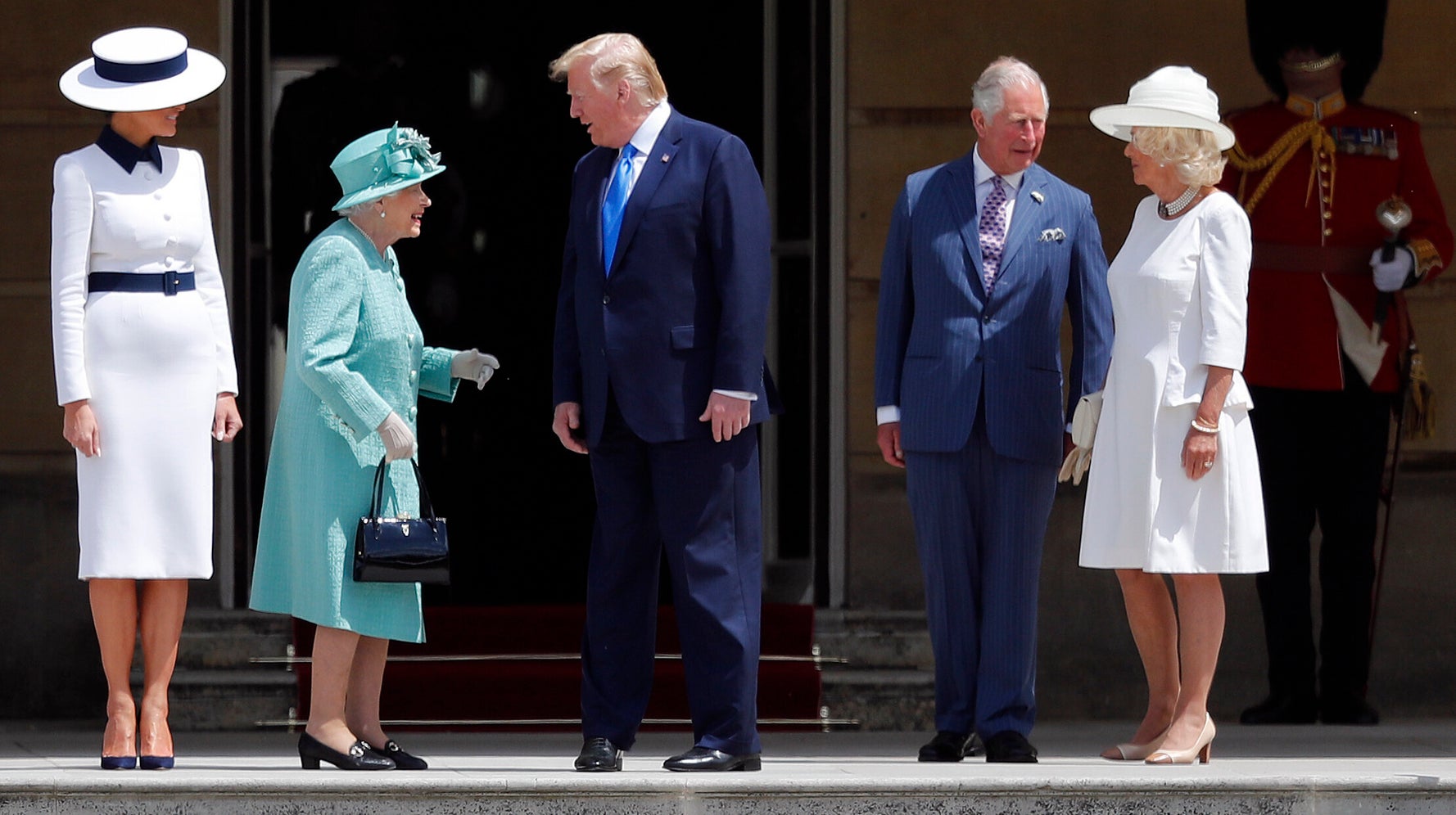 Donald trump 'demanded to stay at buckingham palace in state visit' to get same treatment as obama Donald Trump Meets The Queen At Buckingham Palace On UK State Visit | HuffPost Canada World News