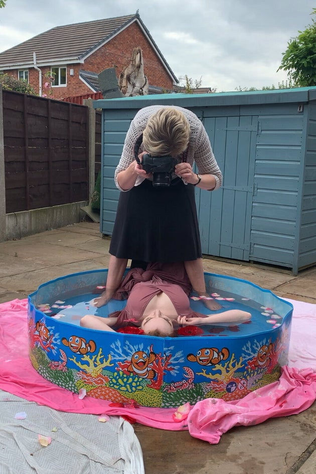 Brilliant Instagram Hack Makes Paddling Pool Snap Look Like A Bali