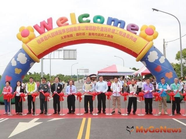 ▲砲校關廟新校區二條聯外道路今通車 黃偉哲：創造雙贏榮景(圖：台南市政府)