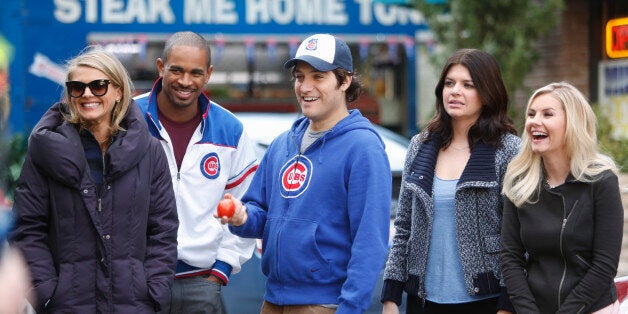 HAPPY ENDINGS - 'Bros Before Bros' - With the wedding coming up, Penny decides to reach out to her estranged dad Roy (guest s