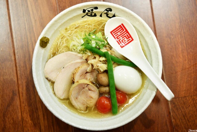 拉麵冠尾的招牌拉麵-「特製雞清湯拉麵」