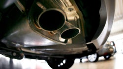 Francia prohíbe la venta de coches de gasolina y diésel para