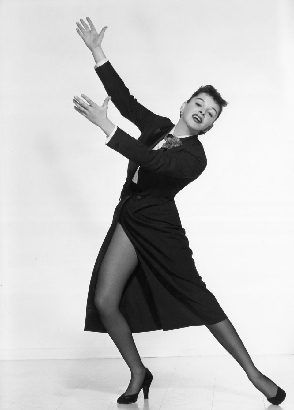 Judy Garlands Career In 31 Stunning Photos Huffpost Life 