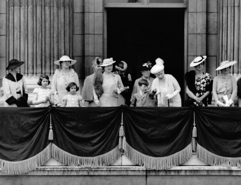 1937: Princesses Elizabeth and Anne