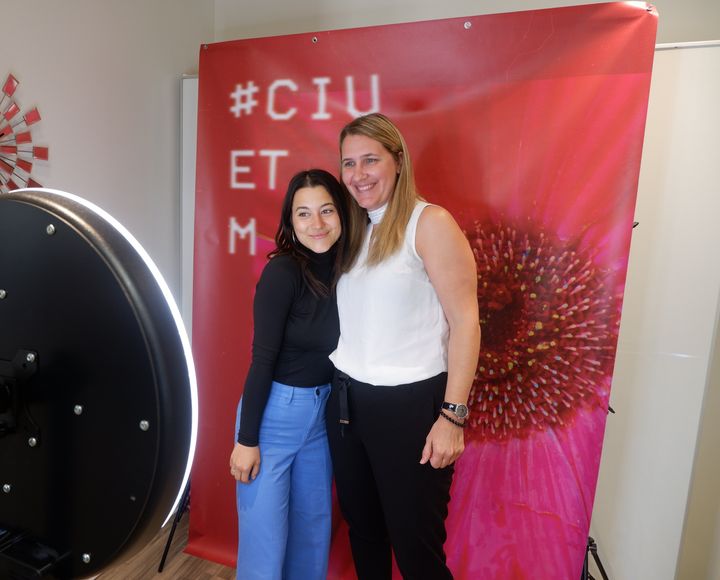 La comédienne Catherine Brunet et l'infirmière Julie Poirier sont les ambassadrices de la campagne #CIUetmoi.