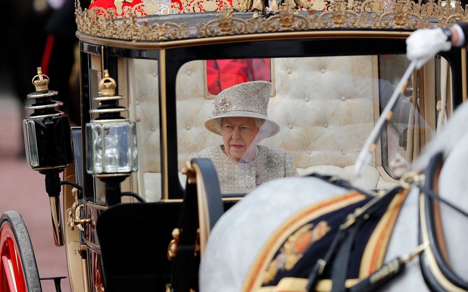 Prince Louis Pulls Off The Cutest Royal Wave And Melts Everyone's ...