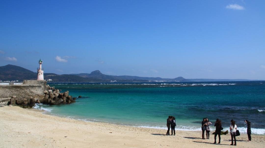 星砂灣吸引許多遊客慕名而來。(圖/墾丁旅遊網)