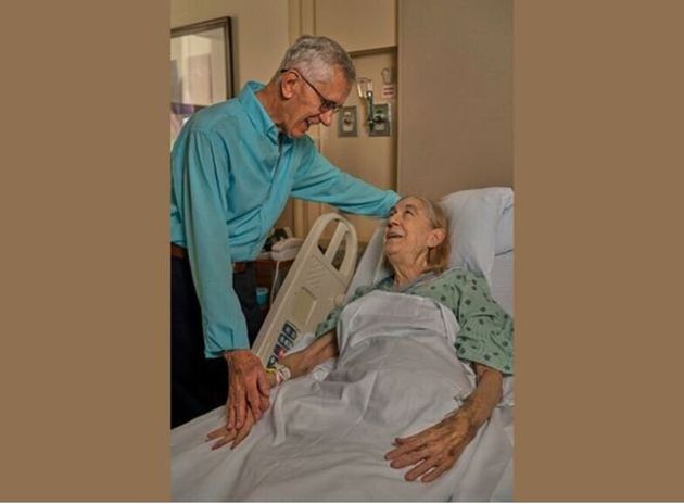 «Είμαι τόσο ευγνώμων»: 84χρονος έκανε δωρεά νεφρού στη λίγο νεότερη γειτόνισσά