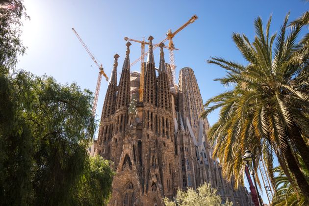 La Sagrada Familia è stata "abusiva" per 137 anni. Solo ora Barcellona concede la licenza di costruzione