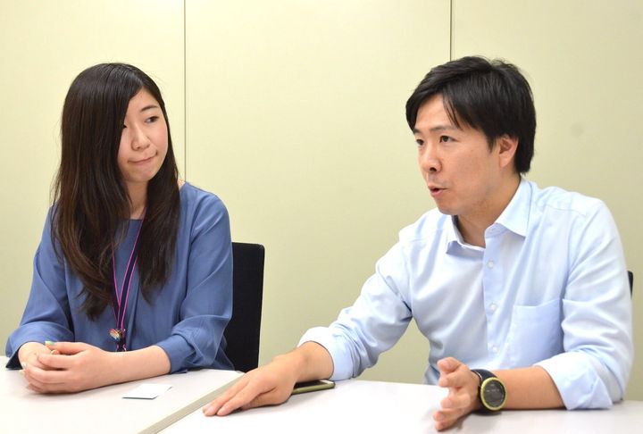 NHKの柳田理央子ディレクター（左）と曽我太一記者