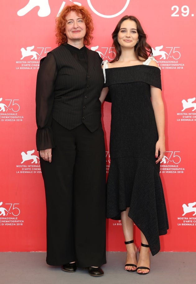 H Jennifer Kent και η πρωταγωνίστρια Aisling Franciosi