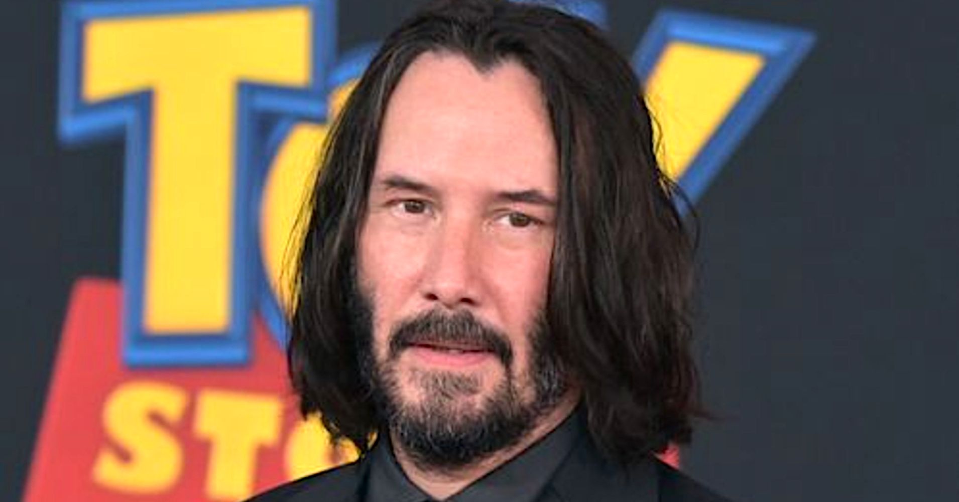 People Are Praising Keanu Reeves' Hands-Off Photos With Women | HuffPost