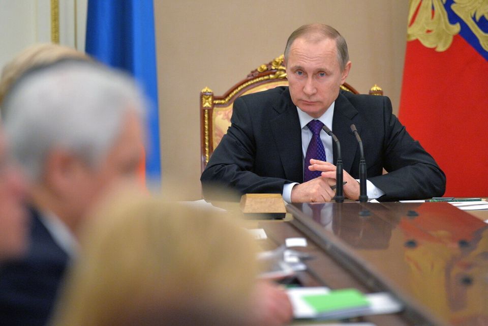 President Putin chairs government meeting