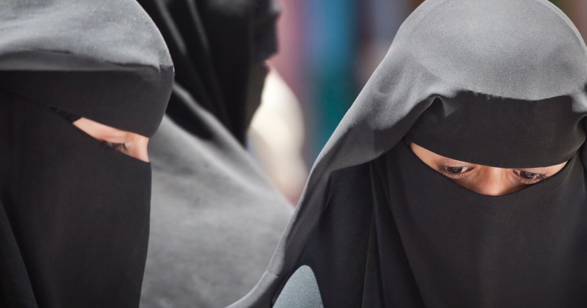 Burkas Banned In Ticino Switzerland As Muslim Women Face Fines Of Up To £6 500 Huffpost Uk News