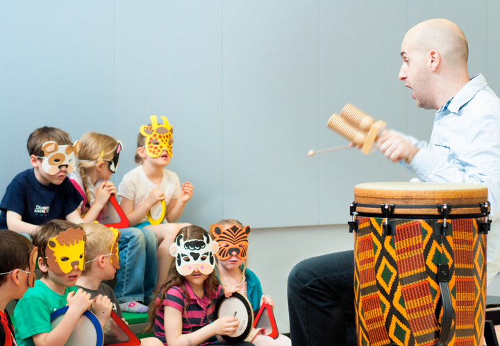 Le directeur de la Chaire de recherche du Canada en musique et apprentissage, Jonathan Bolduc