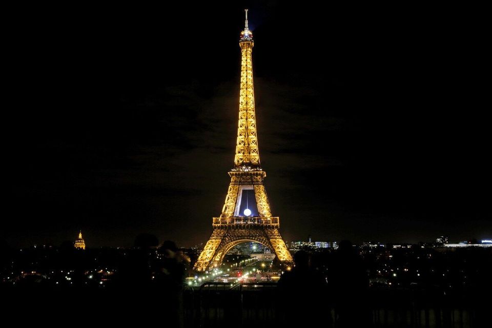 1) Paris 