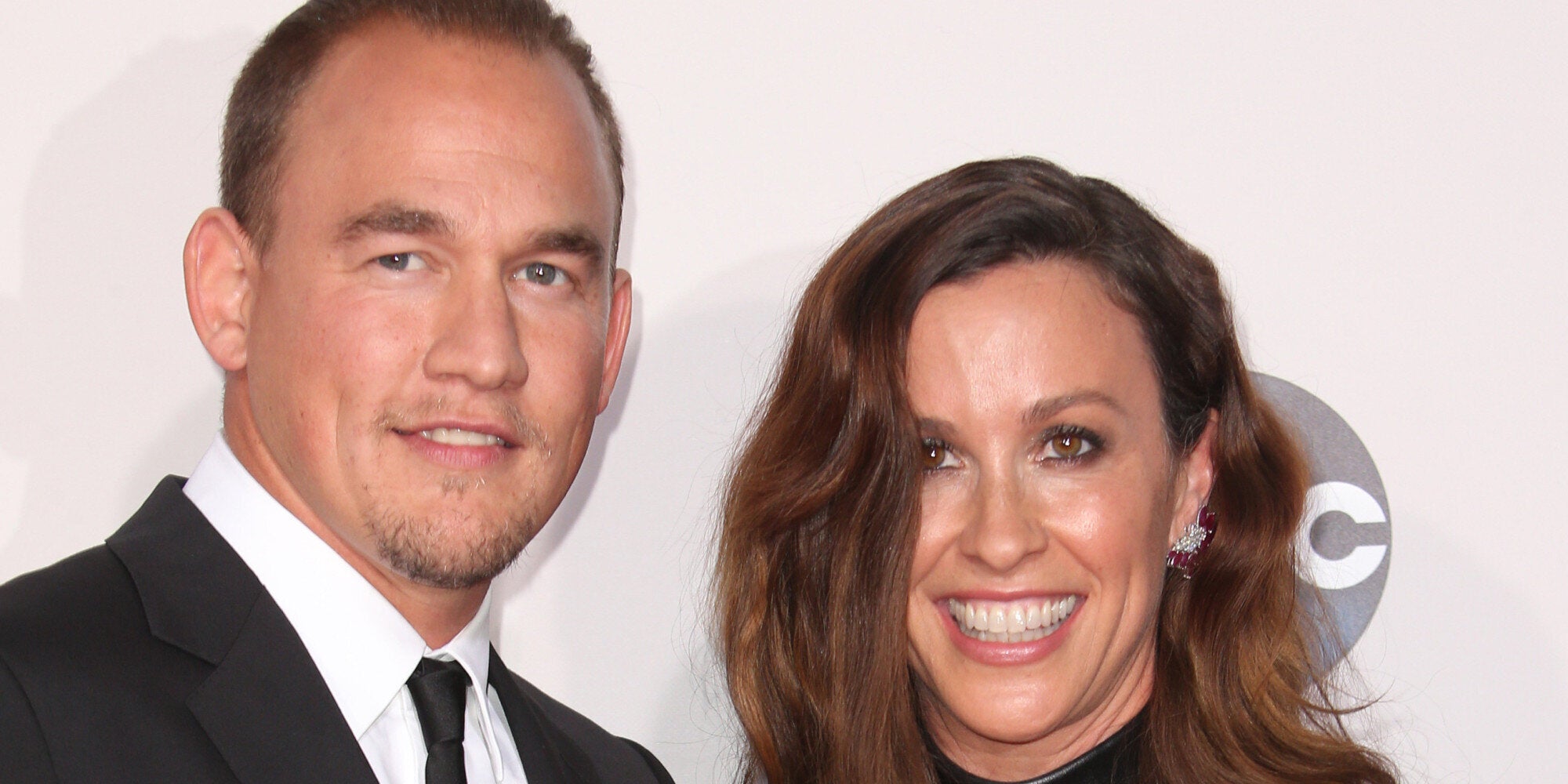 who is alanis morissette married to