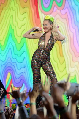 MTV VMAs 2015: Miley Cyrus Dons Series Of Revealing Outfits, As She Makes  Drug References And Continues Nicki Minaj Feud During Hosting Stint |  HuffPost UK Entertainment