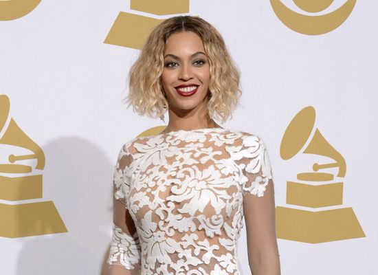 Beyoncé's Faded Wedding Ring Tattoo Prompts Laser Removal Speculation  Following Solange's Alleged Jay Z Attack (PICS) | HuffPost UK Entertainment