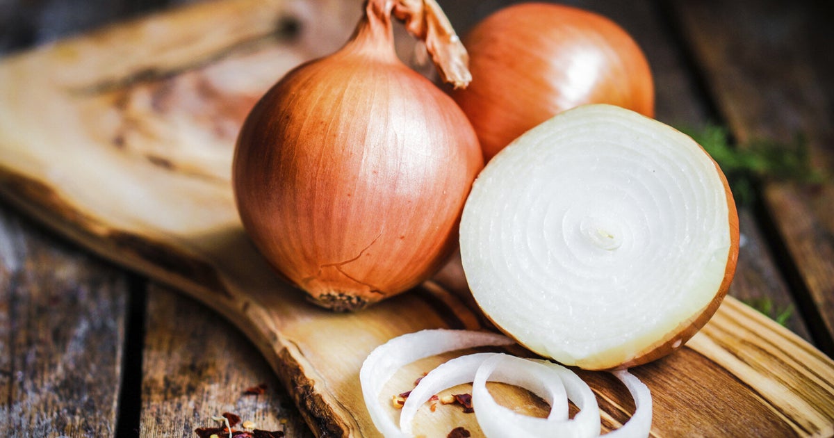 How To Get Thicker Hair? Hairdresser Claims Rubbing Onions On Your Scalp Will Help HuffPost UK