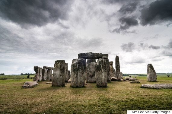 Giant 'Superhenge' Ritual Arena That Dwarfs Stonehenge Discovered ...