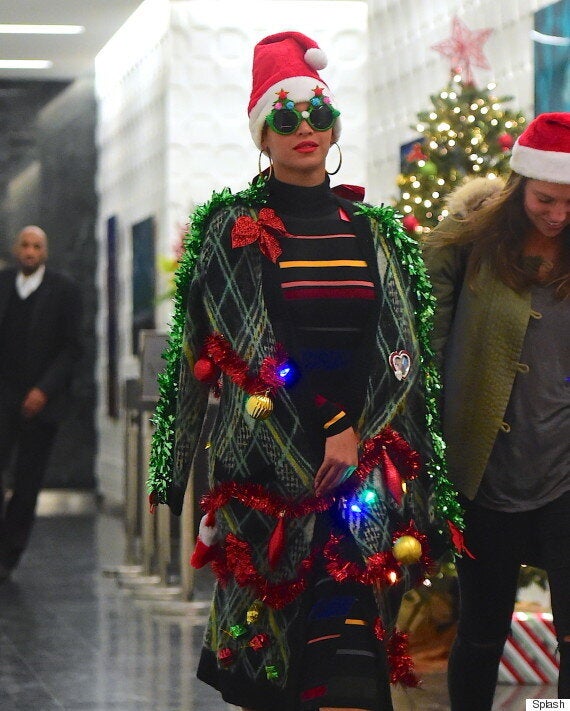 Beyoncé Just Dressed Up As A Christmas Tree, And It Was Magical ...