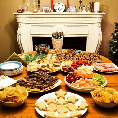 Christmas decorations for kids christmas sweets noel christmas christmas activities christmas goodies christmas candy christmas projects christmas ornaments funny recipes | disney family. Christmas Dinner For Just Kids - Christmas Day Dinner With Kids 13 Top Tips On Avoiding Tantrums And Staying Relaxed Huffpost Uk Parents