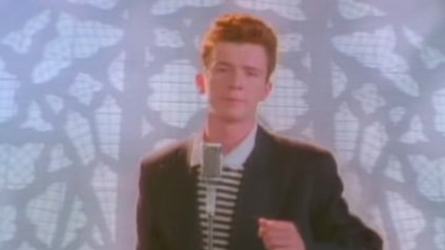 Teacher 'RickRolling' prank on students