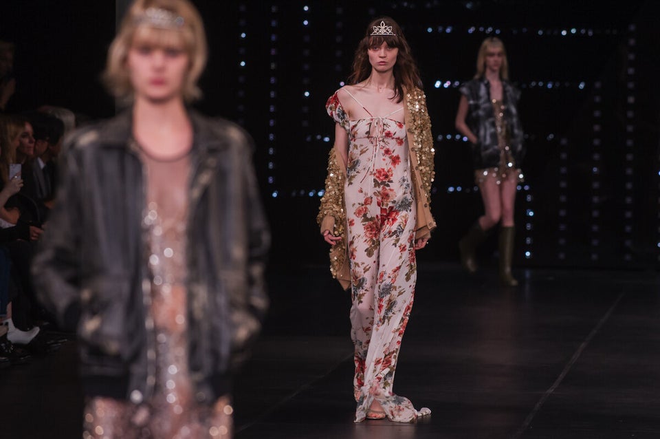 Paris Fashion Week: Saint Laurent Brings Back Courtney Love-Style 90s ...