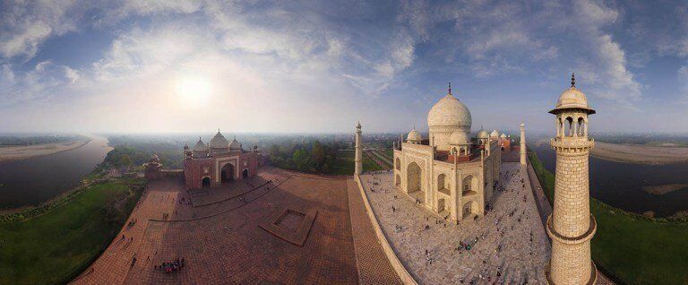 Taj Mahal: Agra, India