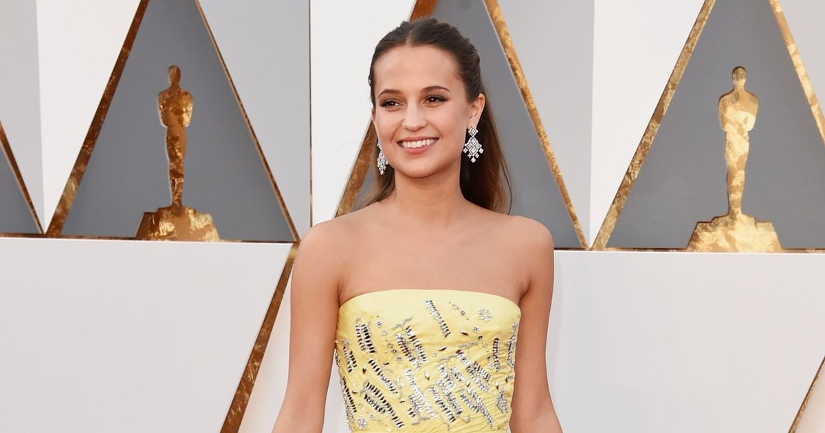 HAWT: Alicia Vikander in Louis Vuitton at the 2016 Oscars — The London  Chatter