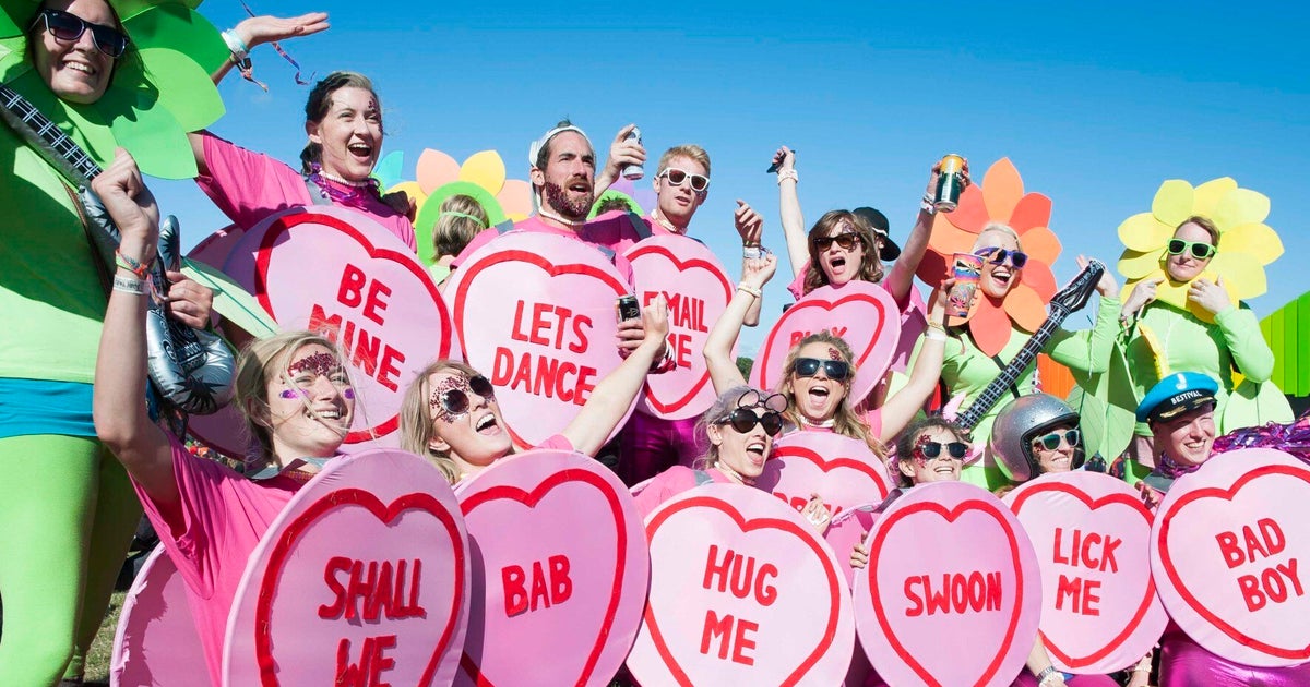 Bestival Fancy Dress Summer Of Love Outfits That Stole Our Hearts HuffPost UK Style Bestival Fancy Dress Summer Of Love Outfits That Stole Our Hearts HuffPost UK Style