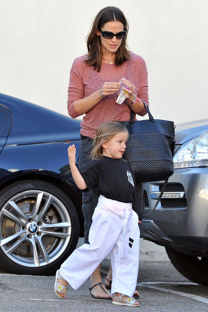 Jennifer Garner with daughter Violet in LA. 