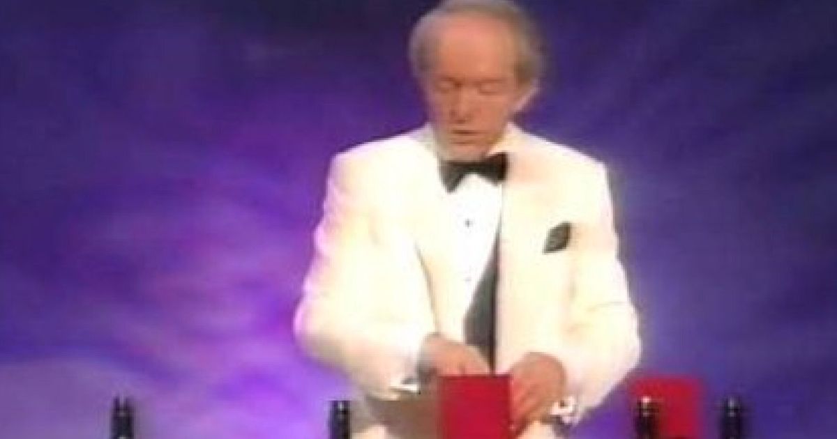 Paul Daniels Dead: Watch Again His Best Ever Tricks - Can You Tell How ...