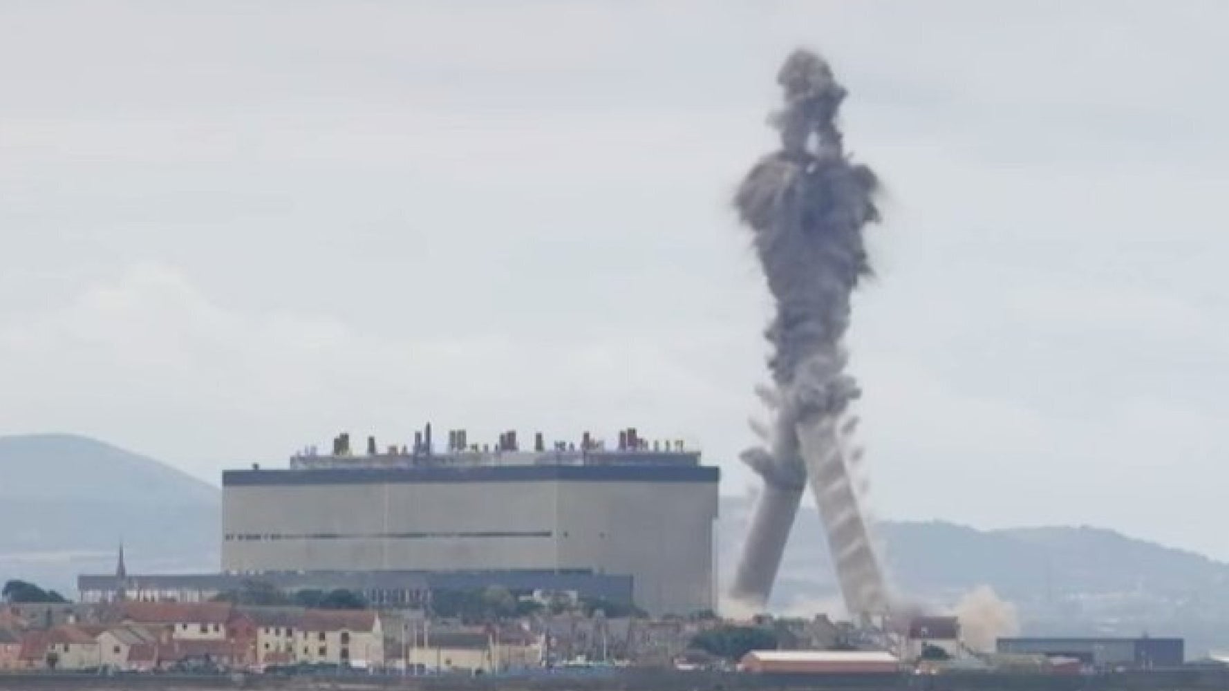 Cockenzie Power Station Chimneys Demolished By Controlled Explosion ...