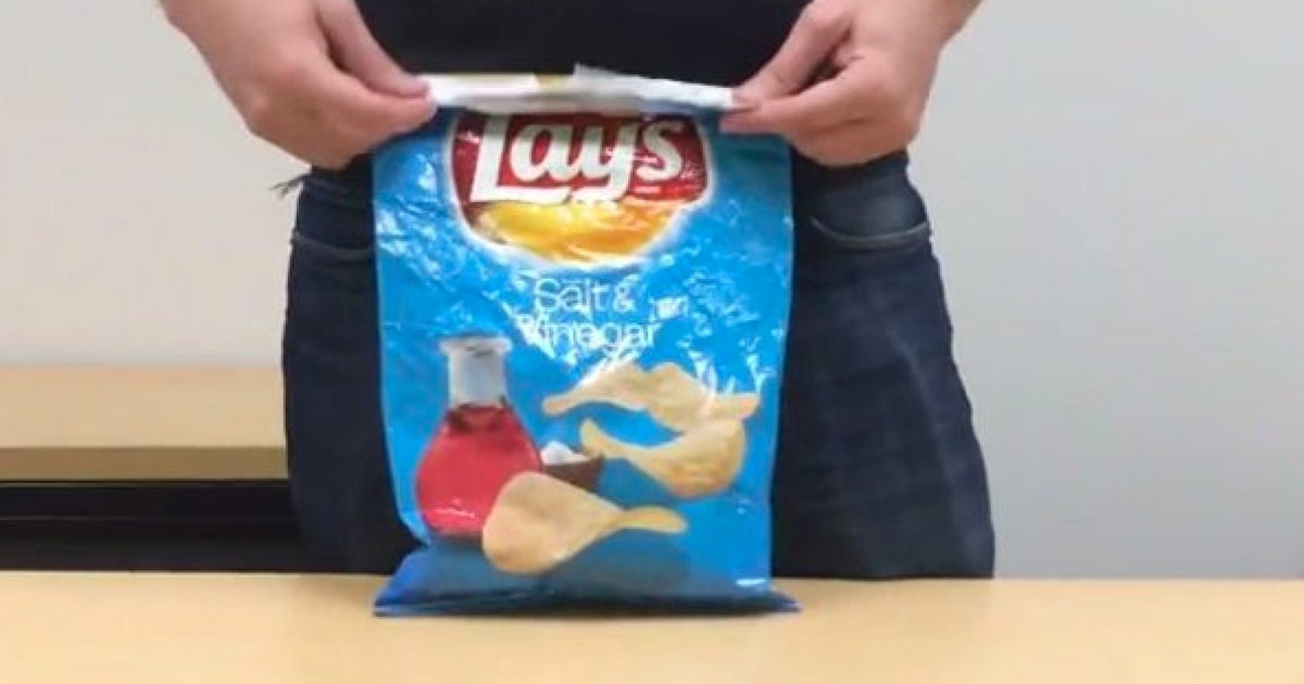 Life Hack Amazing Trick Teaches You How To Seal A Bag Of Crisps