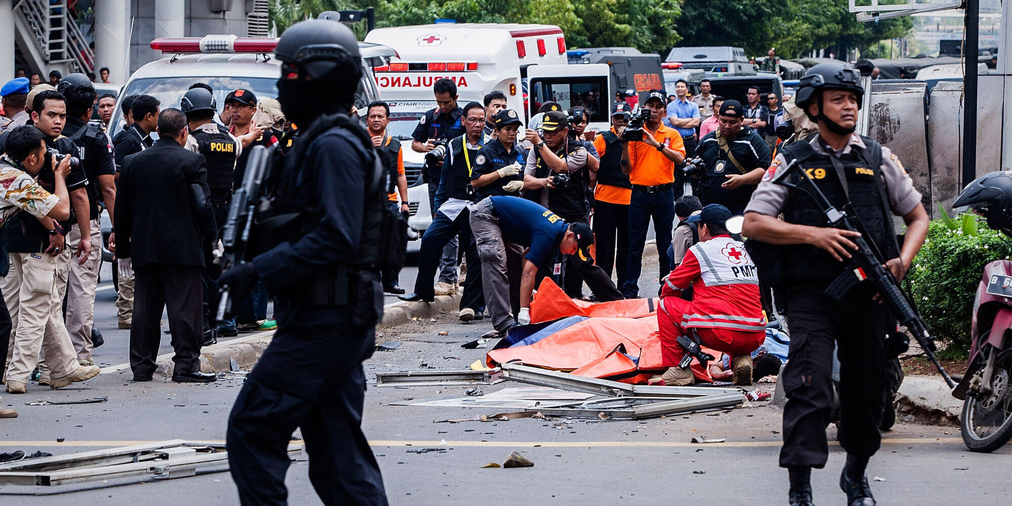 Jakarta Attacks: Seven Dead After Militants Open Fire And Detonate ...