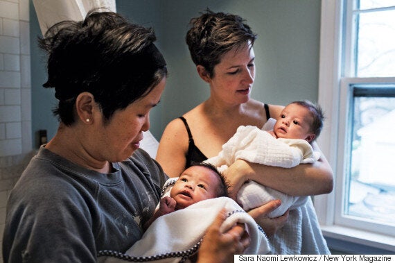 Lesbian Couple Get Pregnant At The Same Time Give Birth Four Days Apart Huffpost Uk Parents