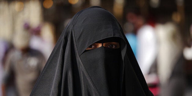 An arab woman in traditional clothing of the Gulf.