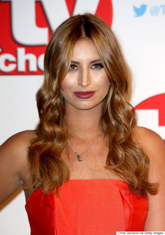 Ferne McCann goes braless as she steps out in an unflattering black  crop-top - Mirror Online