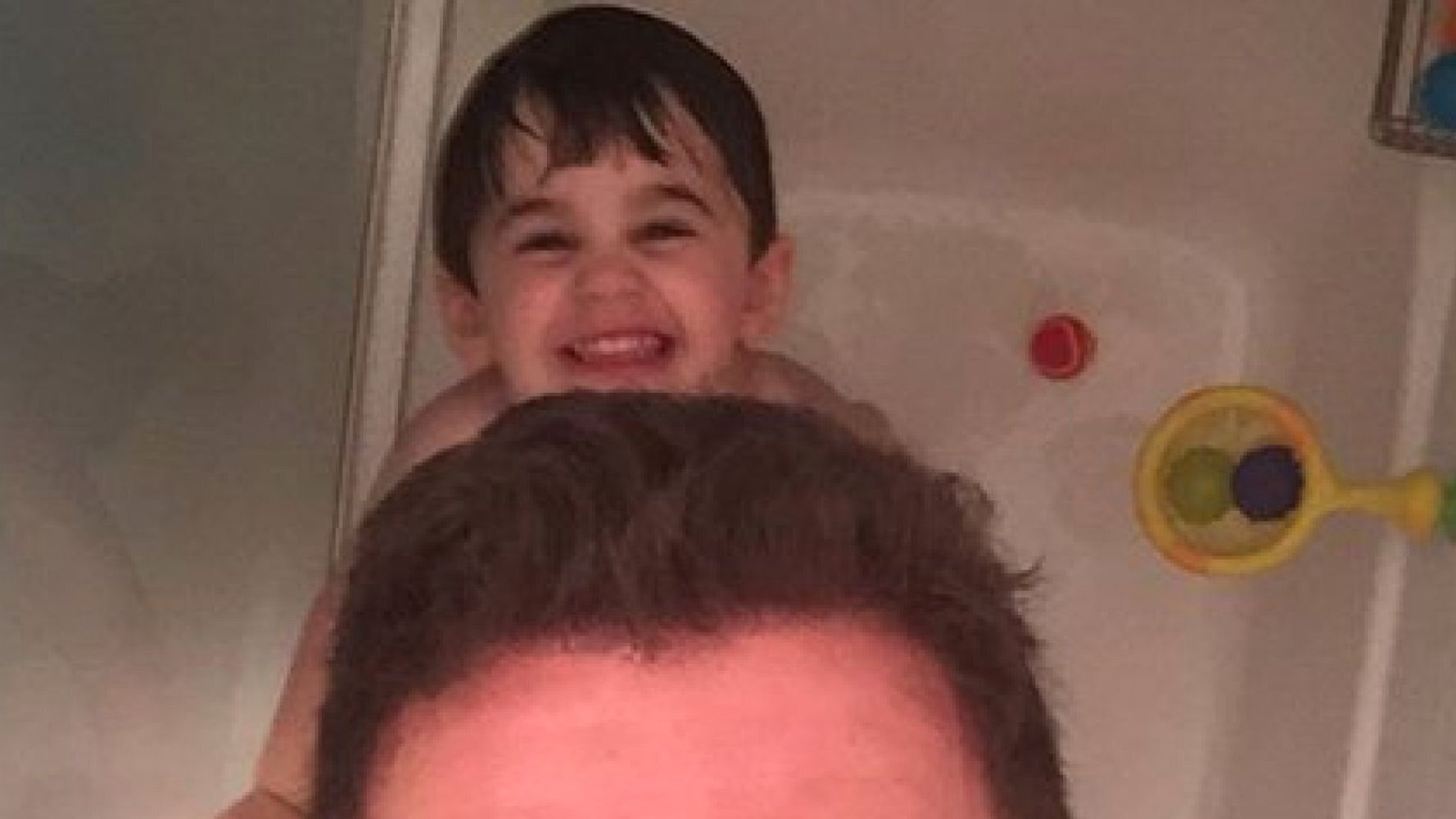 Perez Hilton's shower selfie sparks debate about parents and kids