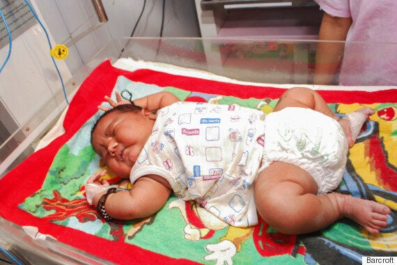 Woman Gives Birth To Baby Weighing 13lb Setting New Record For Heaviest  Baby Born In India