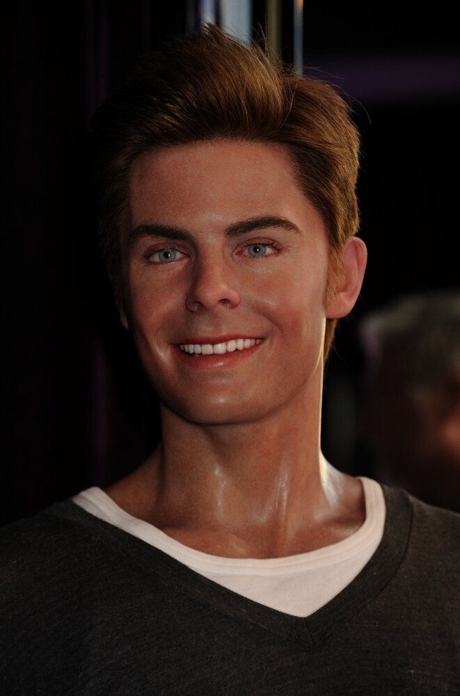 Guess who? Bad celebrity waxworks